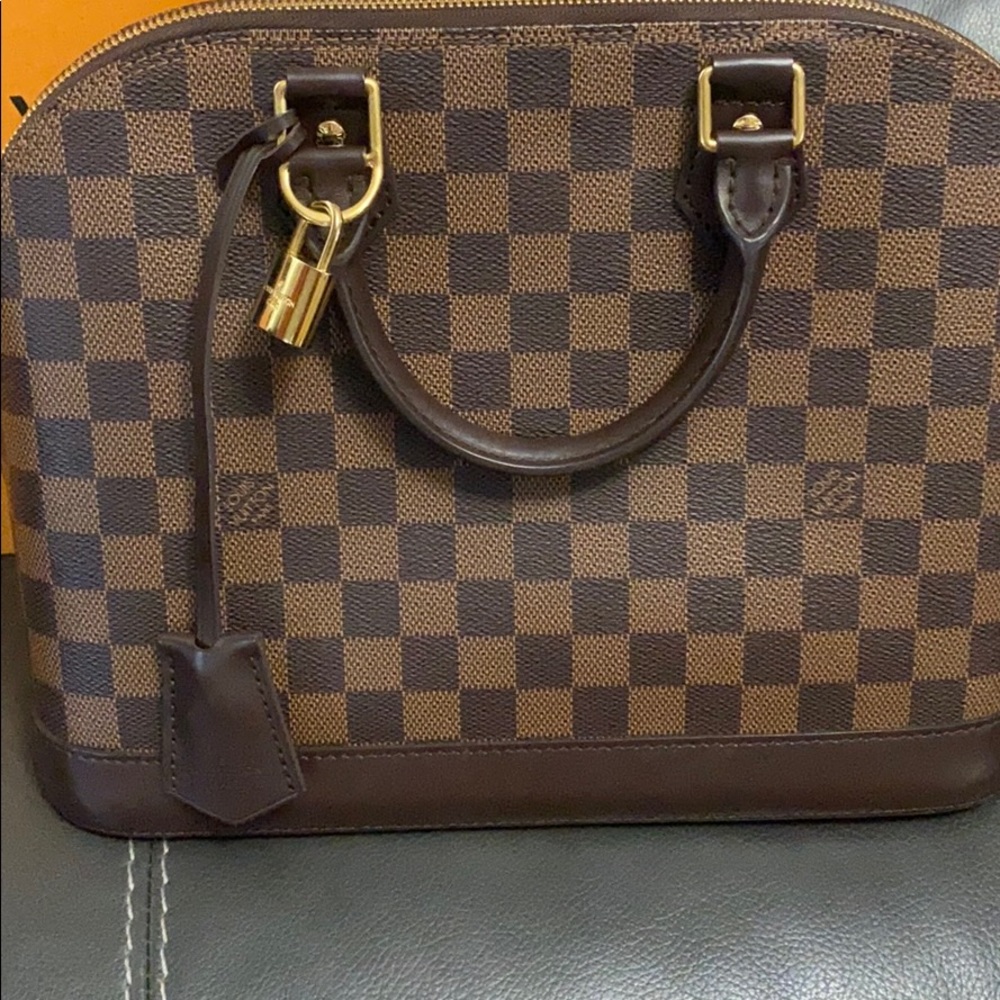 Authentic Louise Vuitton Alma PM - Picture 2 of 14